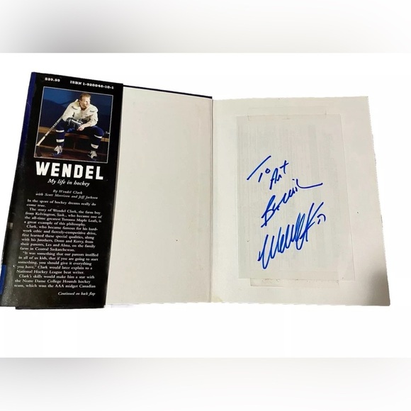 📖Signed copy- Wendel My life in Hockey by Wendel Clark W scott morrison - Picture 2 of 5